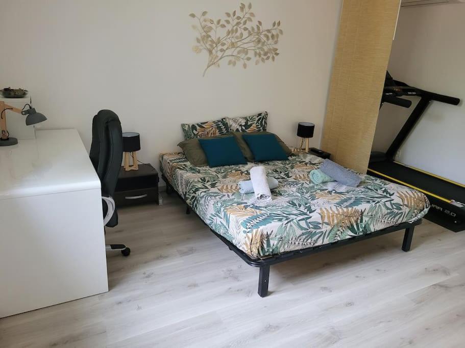 Appartement Tout Equipe En Rez-De-Jardin Entre Gard Et Ardeche Saint-Julien-de-Peyrolas Zewnętrze zdjęcie