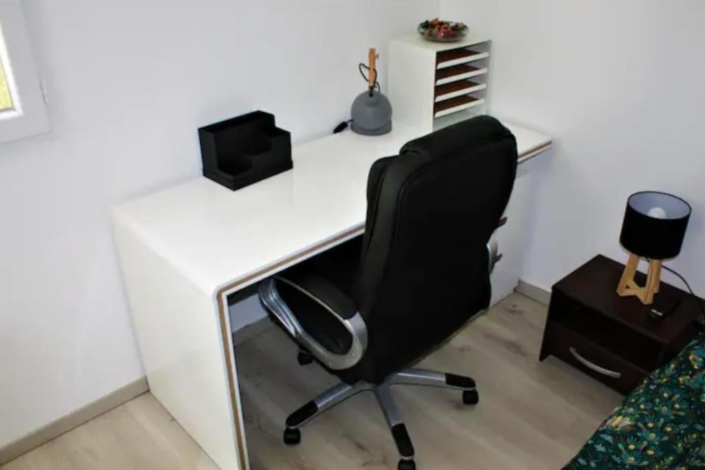 Appartement Tout Equipe En Rez-De-Jardin Entre Gard Et Ardeche Saint-Julien-de-Peyrolas Zewnętrze zdjęcie