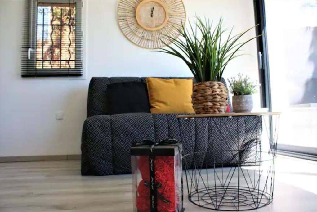 Appartement Tout Equipe En Rez-De-Jardin Entre Gard Et Ardeche Saint-Julien-de-Peyrolas Zewnętrze zdjęcie